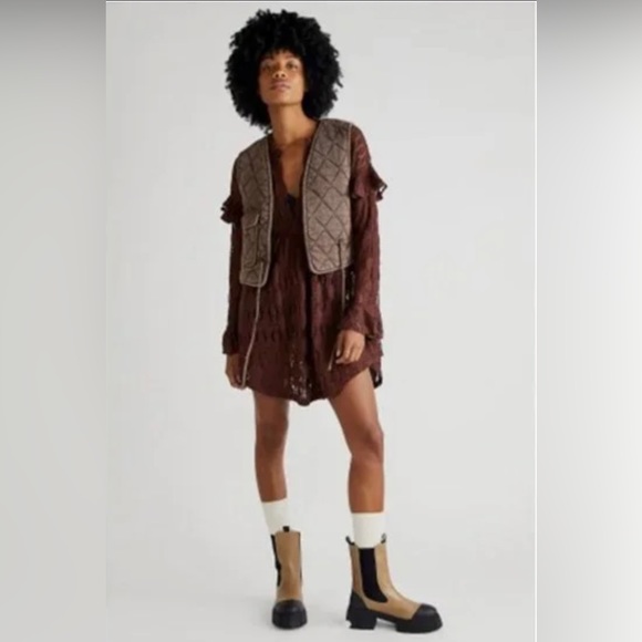 Free People Distressed Lace Top 40% off - Picture 2 of 7